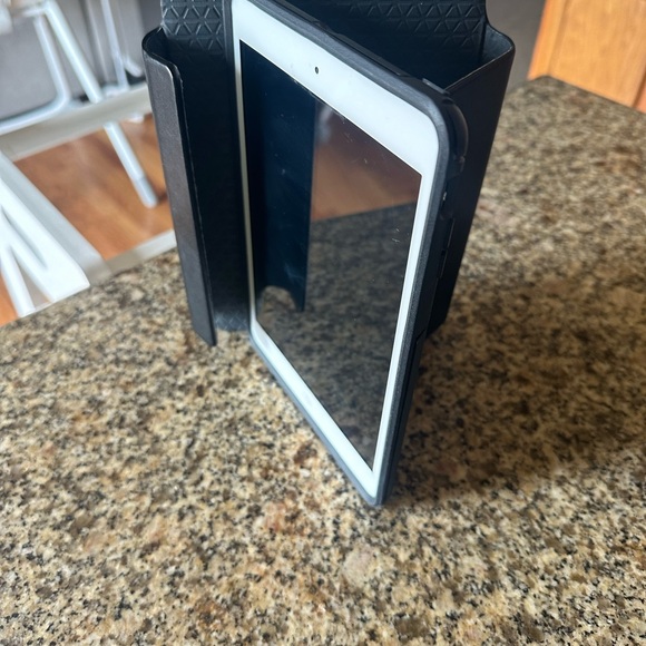 iPad mini - Picture 6 of 9